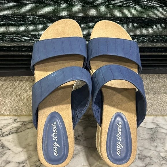 Easy Street Women’s Blue Maryann Faux Leather Embossed Wedge Rope Heels Size 12 - Picture 5 of 9